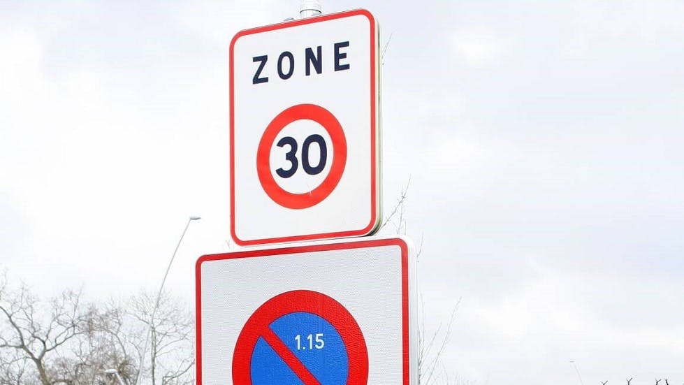 Panneau d entree dans une zone 30