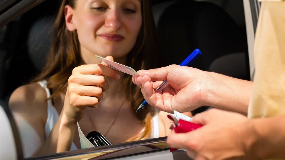 Jeune conductrice en permis probatoire apres une infraction