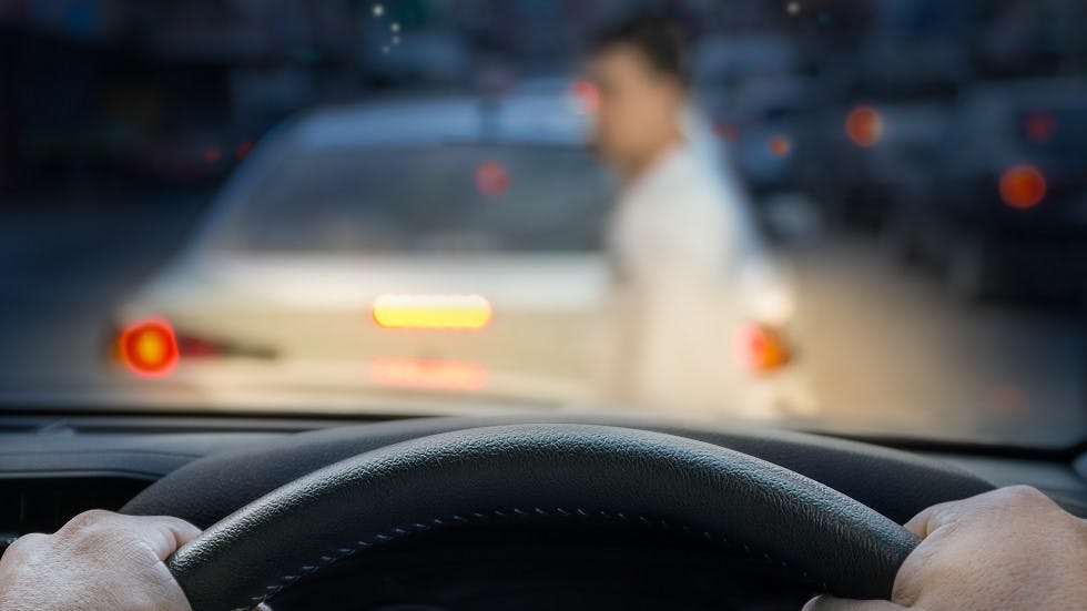 Freinage d urgence en ville face a un pieton