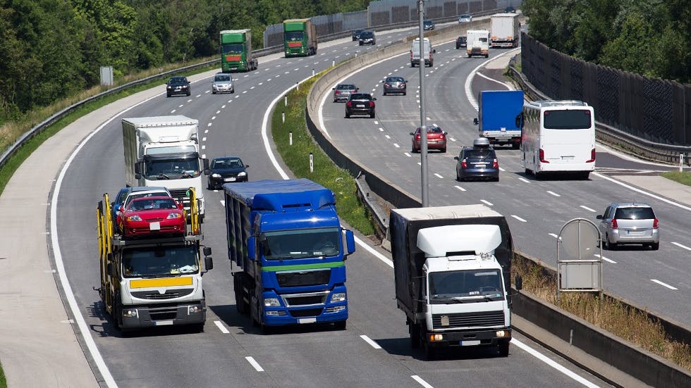 Groupe de camions ne respectant pas les distances de securite