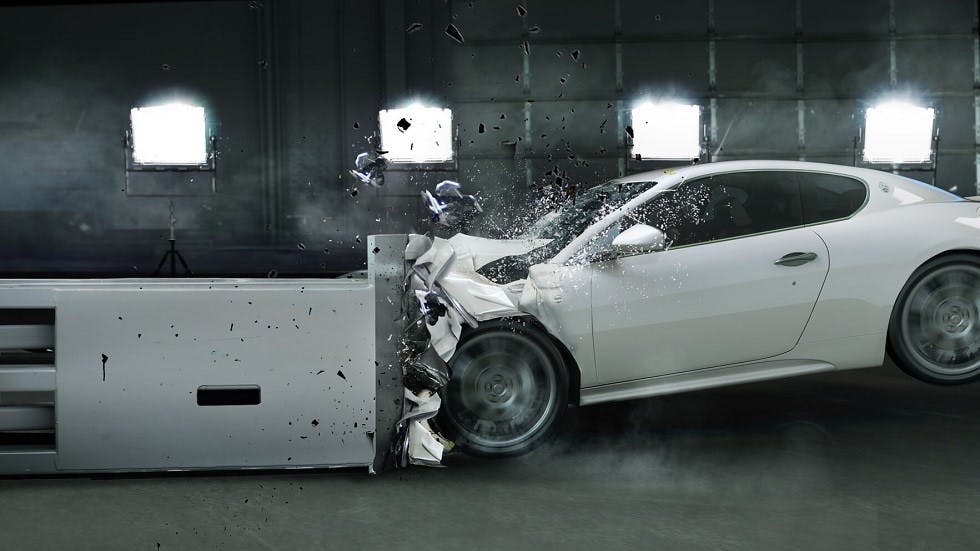 Crash test choc frontal voiture