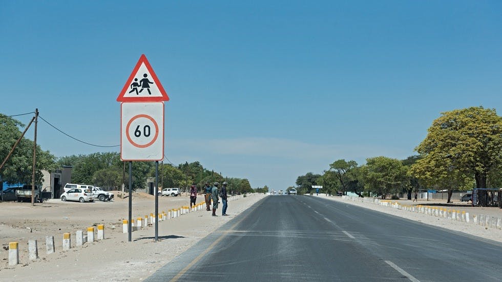 Panneau limite vitesse afrique