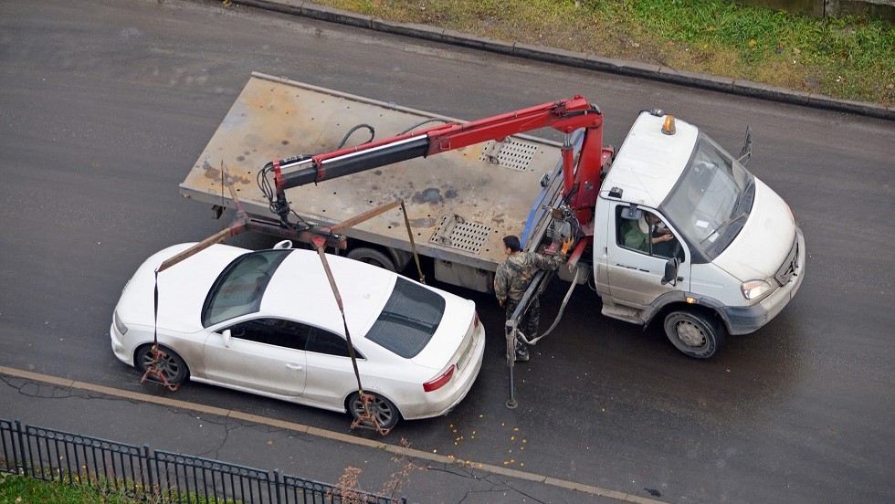 Retrait vehicule stationne contresens