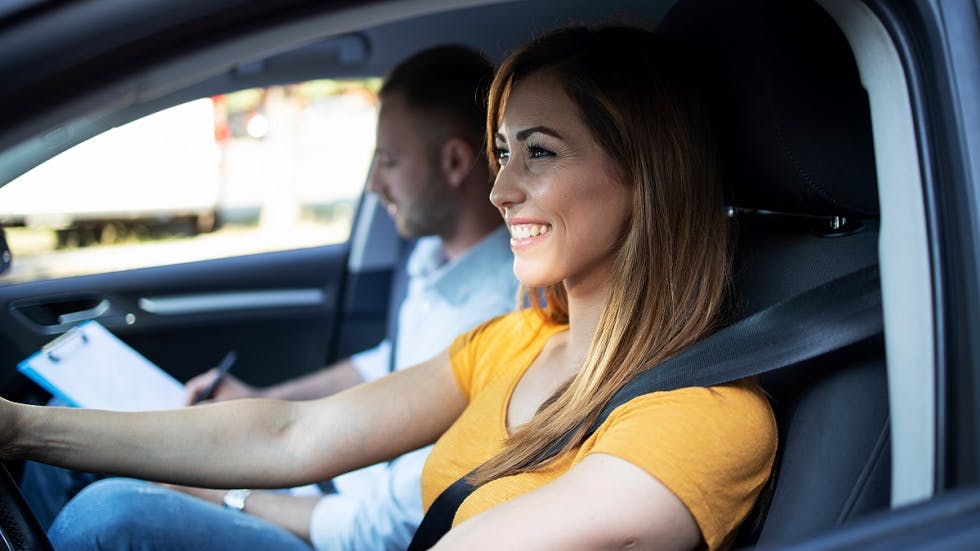 Candidate au permis formee grace a une auto ecole agree CPF