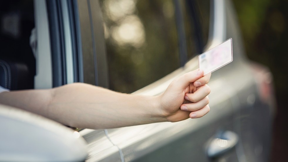 Conductrice presentant permis fichier controle routier