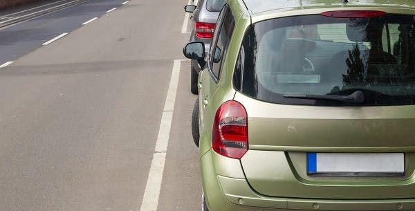 Un coffre de voiture fermé