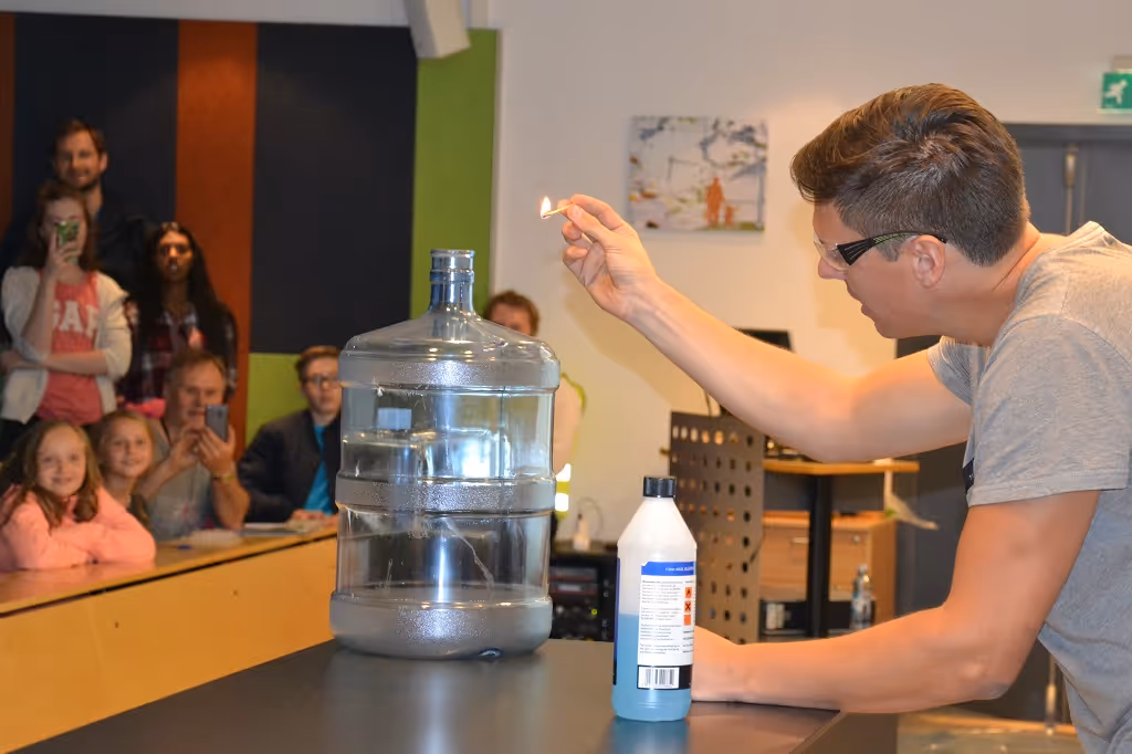 Fysikk-entertaineren tilbake i Lillestrøm