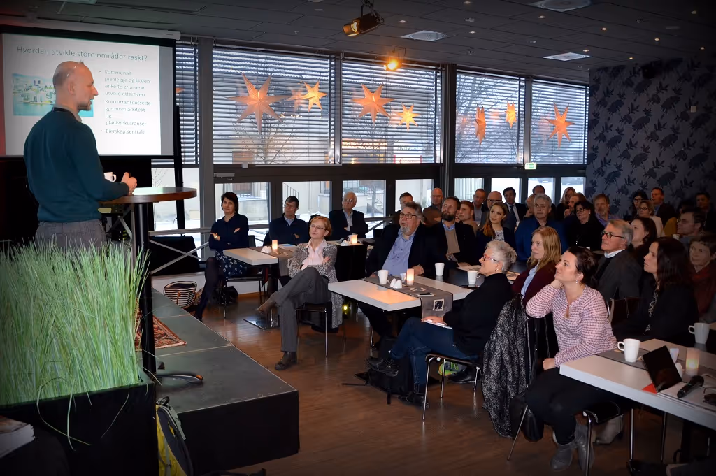 Starter året med nyttårslunsj på «Gevir»