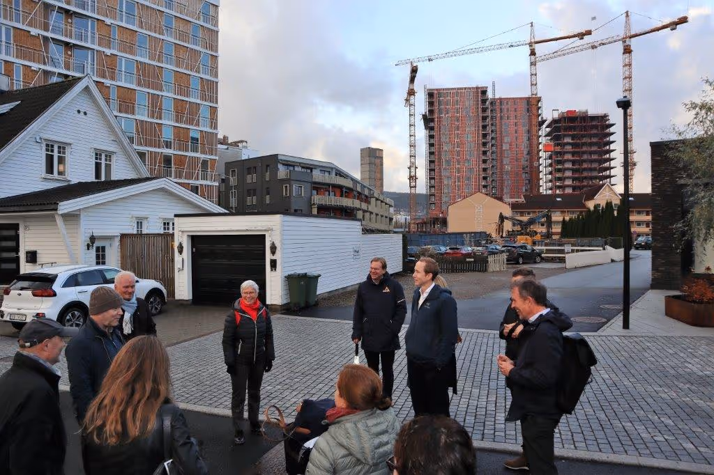 Næringsmeglere på visning i Lillestrøm