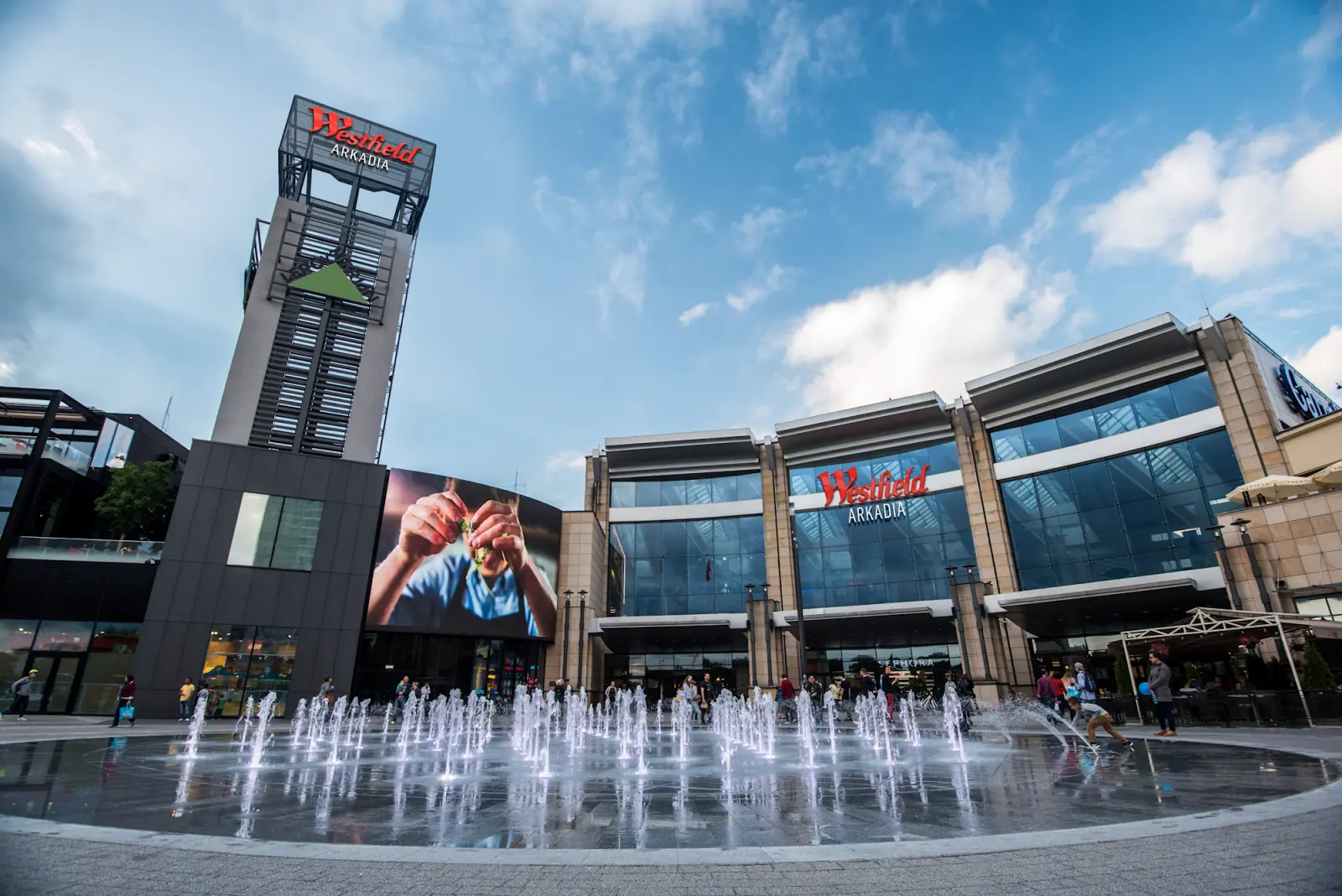 Exterior of Westfield Arkadia in Poland with fountains
