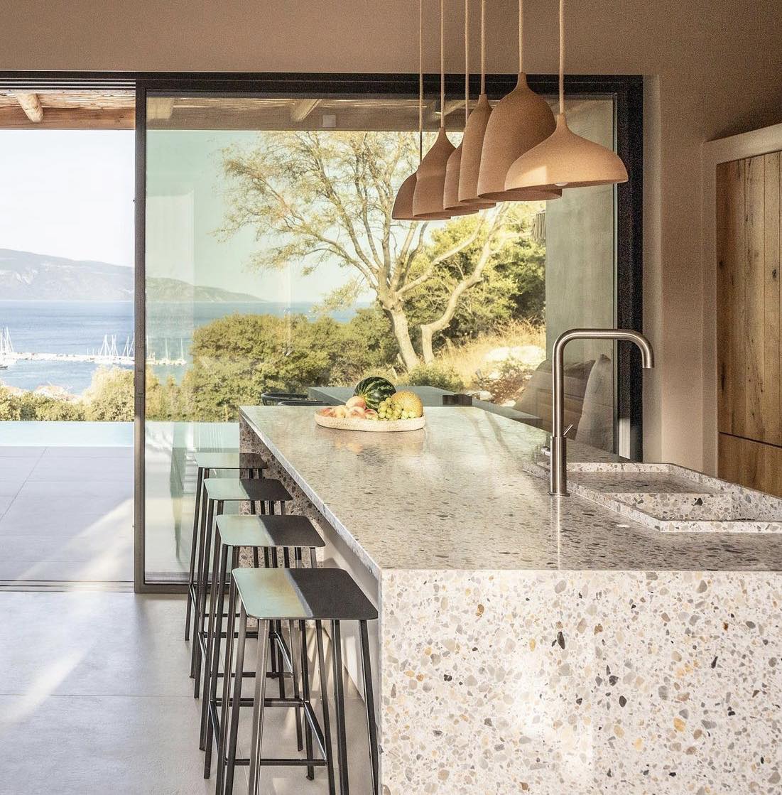 Agglotech Grigio Rotondo Island Top