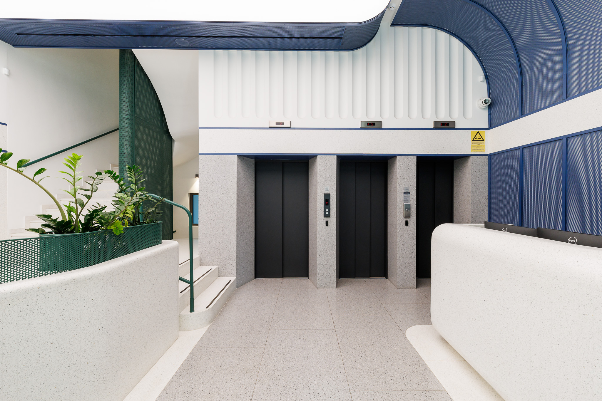 Agglotech Grigio Medio Floor  Bianco Carrara Solid Constructions