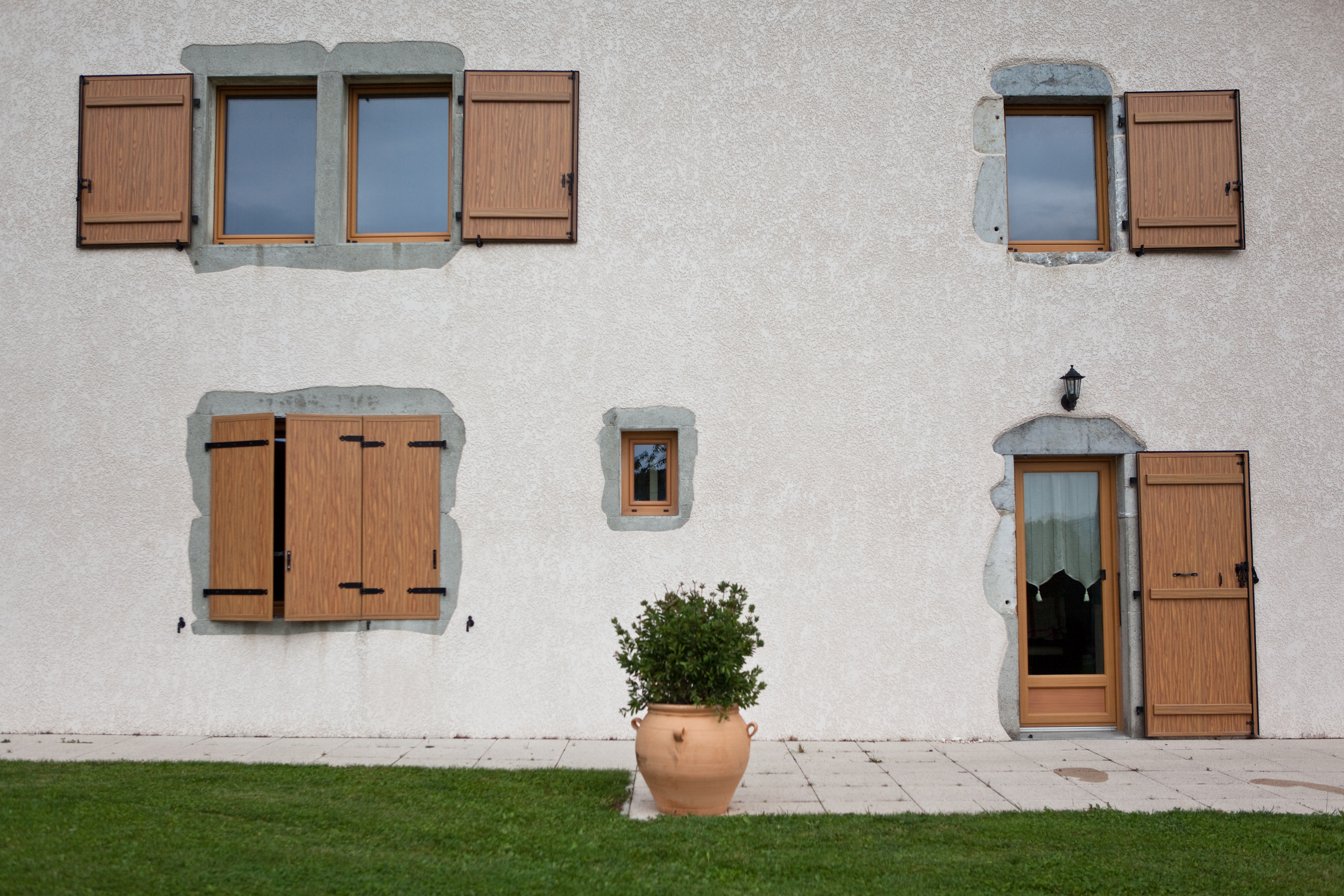 Volet Battant Aluminium sur mesure — MD Rénov', pose de menuiseries en Haute-Savoie