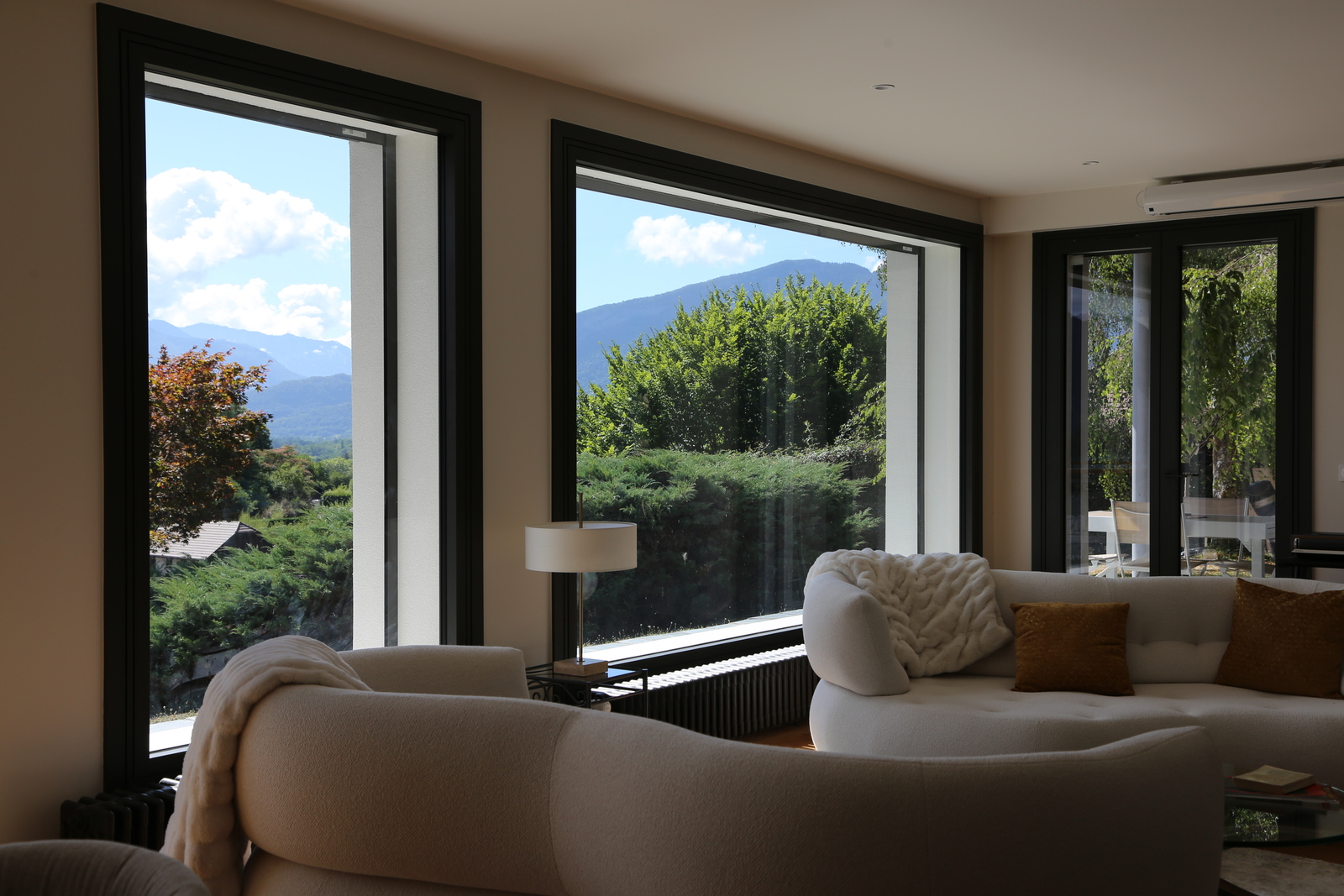 Fenêtre Acier-Aluminium sur mesure — MD Rénov', pose de menuiseries en Haute-Savoie