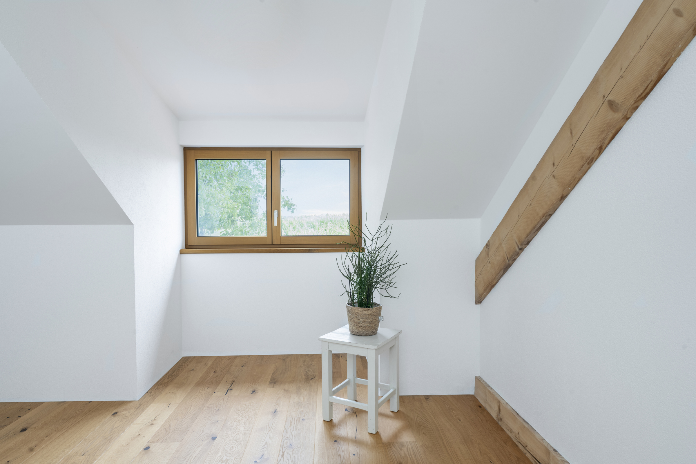 Fenêtre Bois sur mesure — MD Rénov', pose de menuiseries en Haute-Savoie