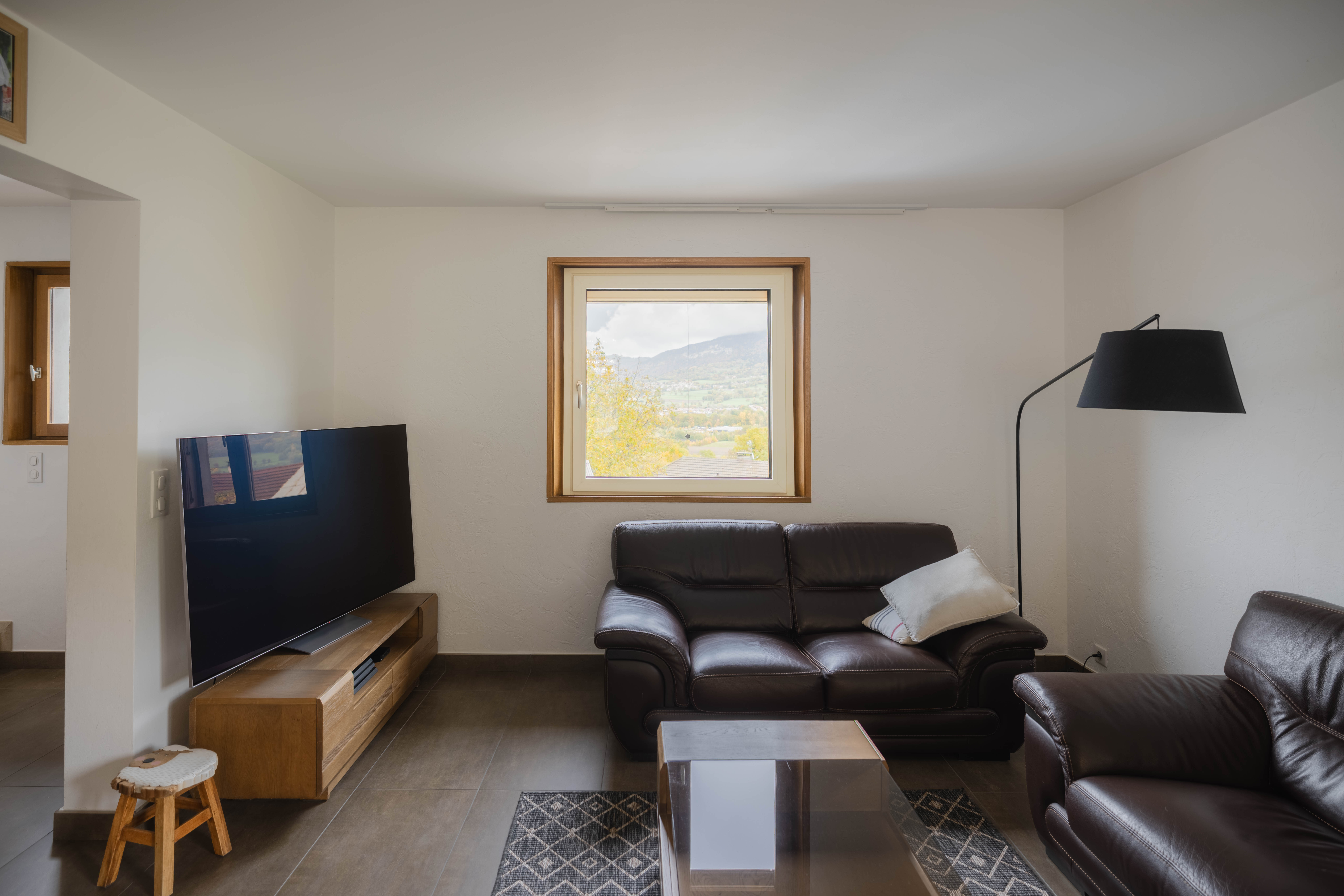 Fenêtres PVC/Alu – Rénovation d’une maison en Haute Savoie — après travaux, MD Rénov'