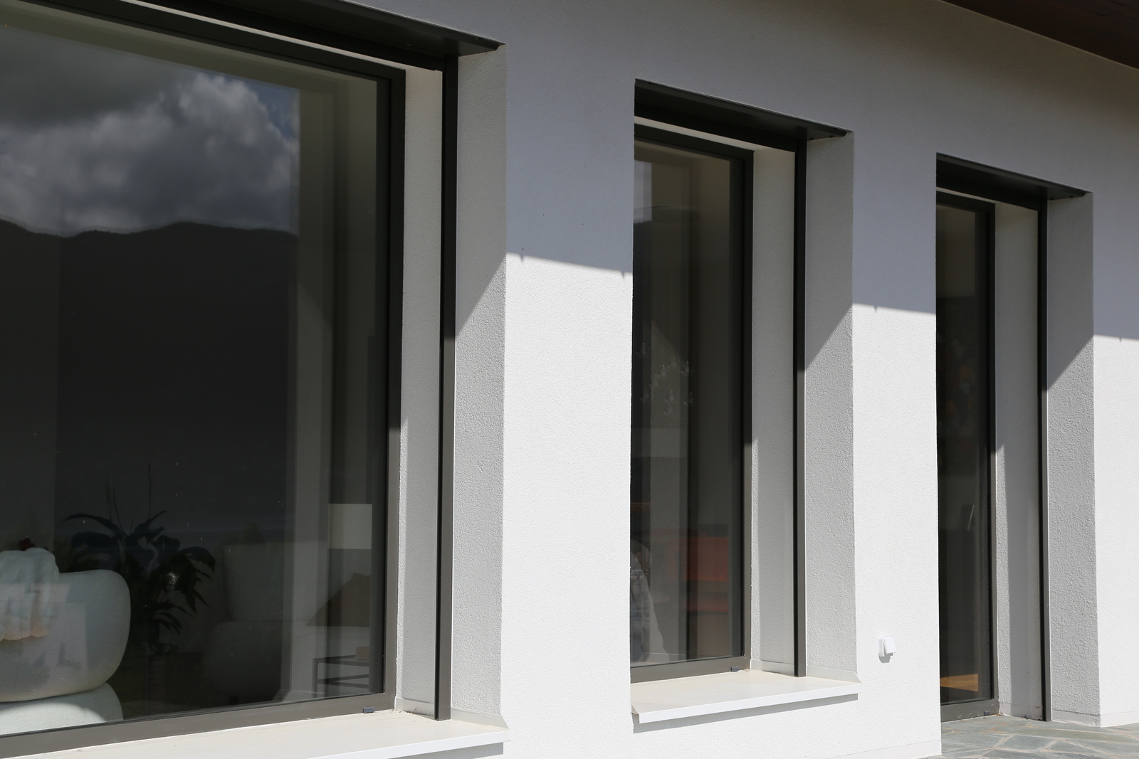 Fenêtre et Baies vitrées Alu - Rénovation d'une maison en Haute-Savoie — après travaux, MD Rénov'