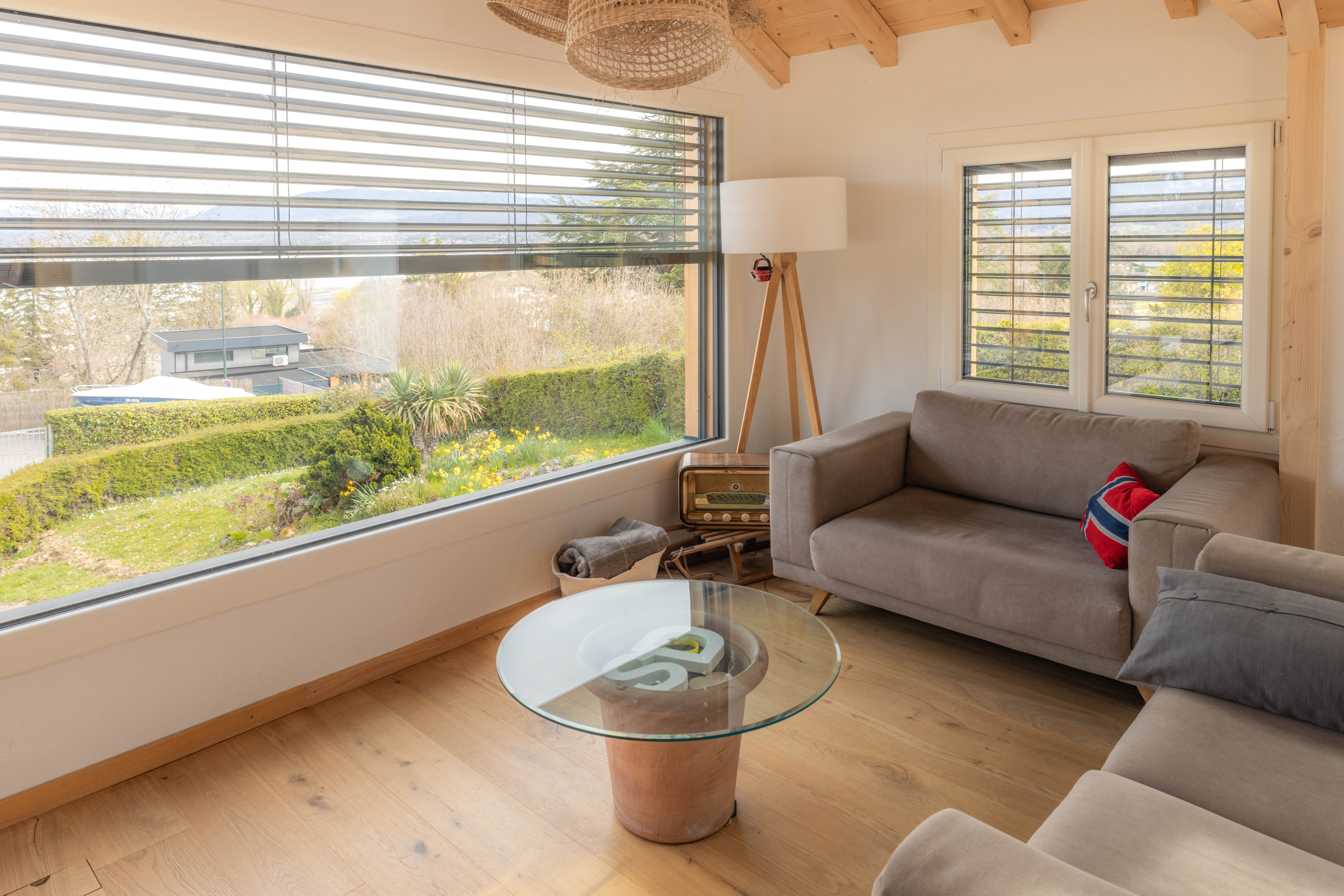 Brise-soleil orientables (BSO) – Maison contemporaine en Haute-Savoie — photo 3, MD Rénov'
