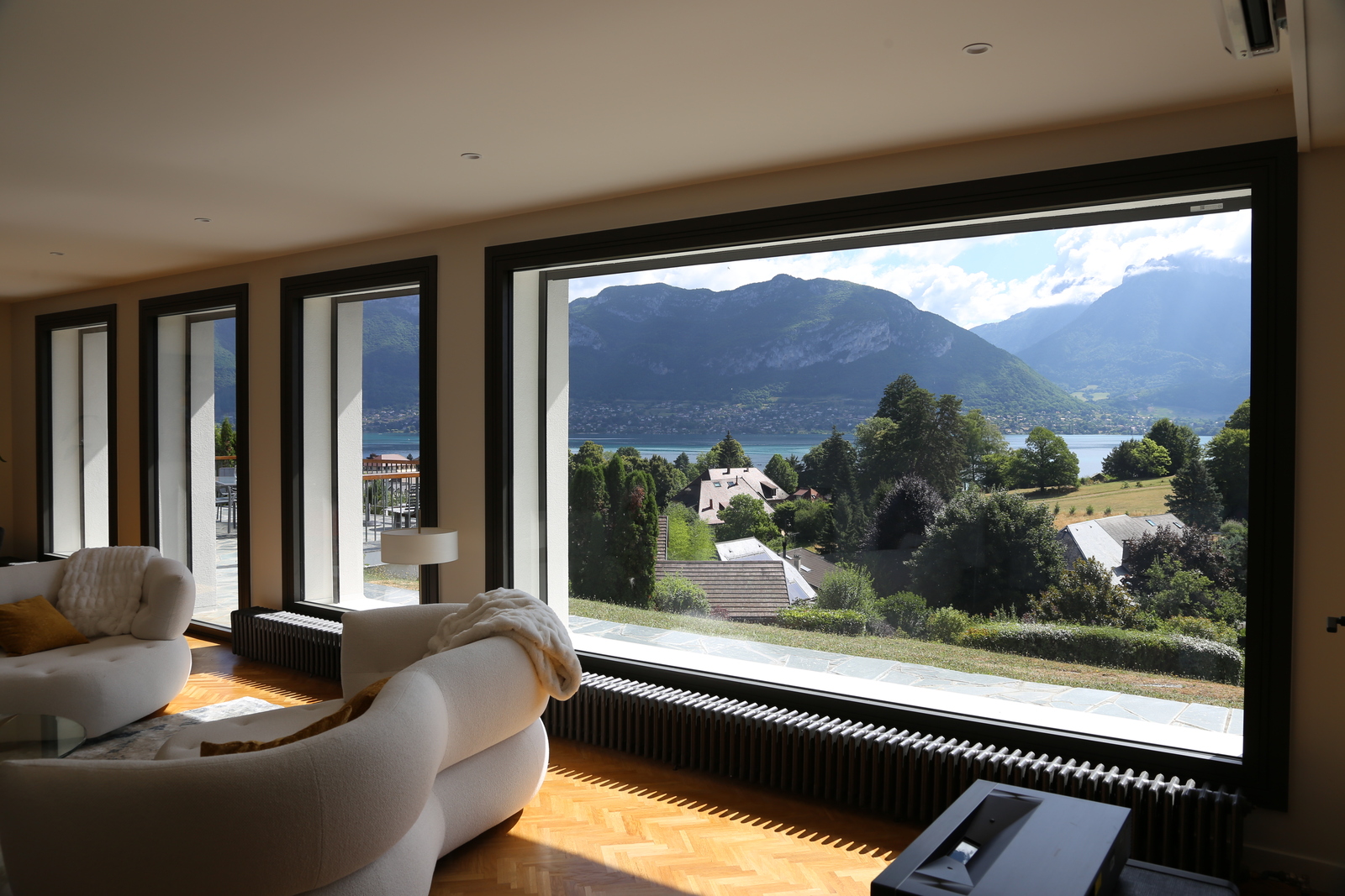 Fenêtre et Baies vitrées Alu - Rénovation d'une maison en Haute-Savoie — photo 2, MD Rénov'