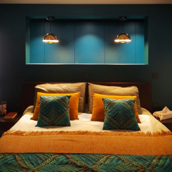 photo jetée de lit et coussins réalisés par l'atelier kerisag d'Isabelle OLLIVIER