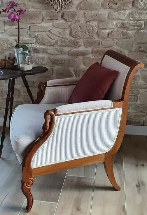 Fauteuil bergère col de cygne