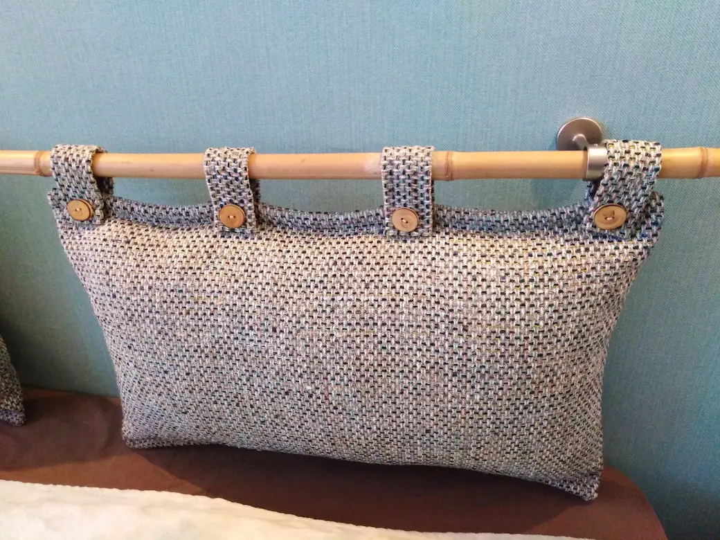 Coussin appuie tête pour tête de lit