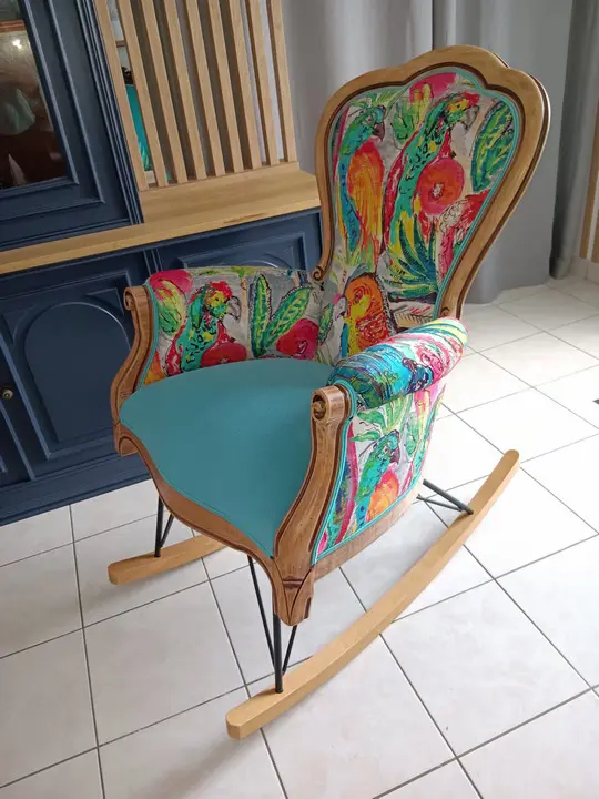 Fauteuil à bascule perroquet