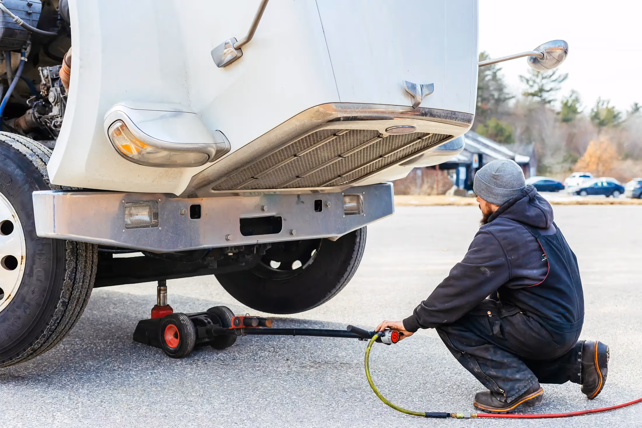 Diesel mechanic providing roadside assistance in Weyburn, SK