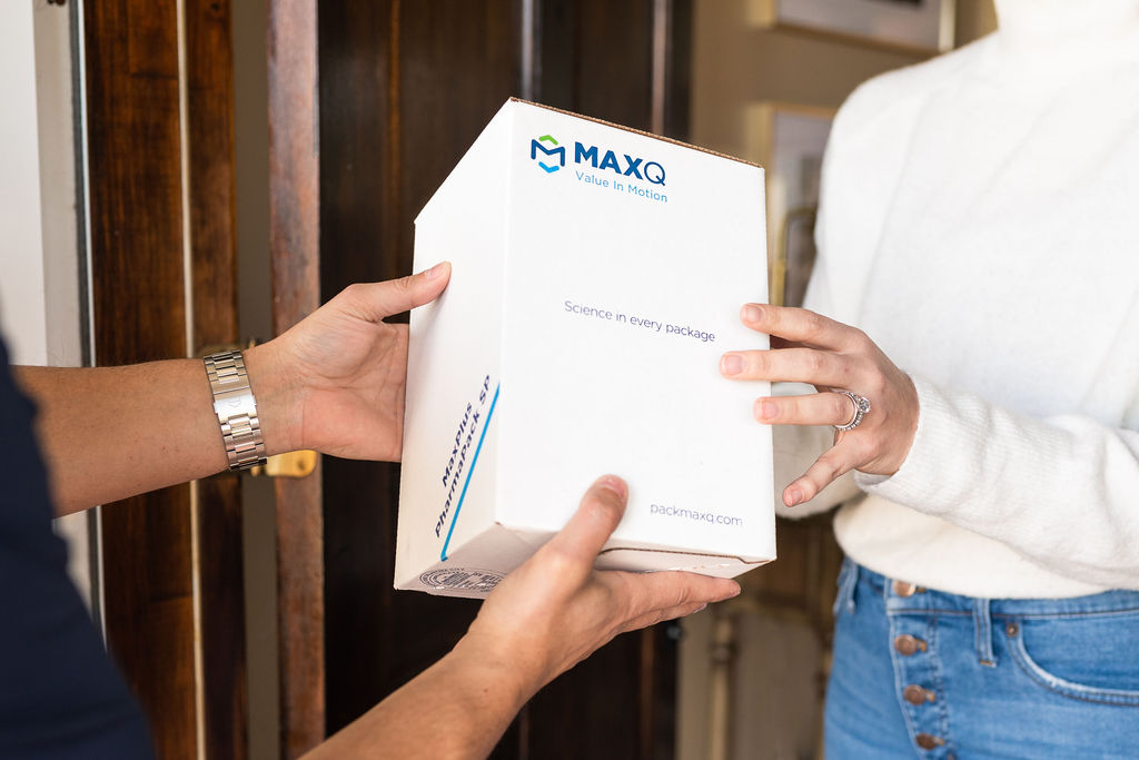 MaxPlus PharmaPack SP being delivered to a specialty pharmacy patient 