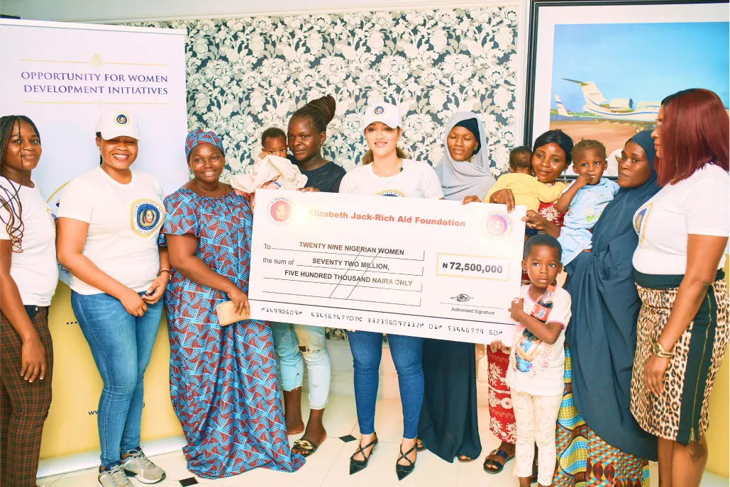 Elizabeth Jack-Rich Aid Foundation donation cheque presentation