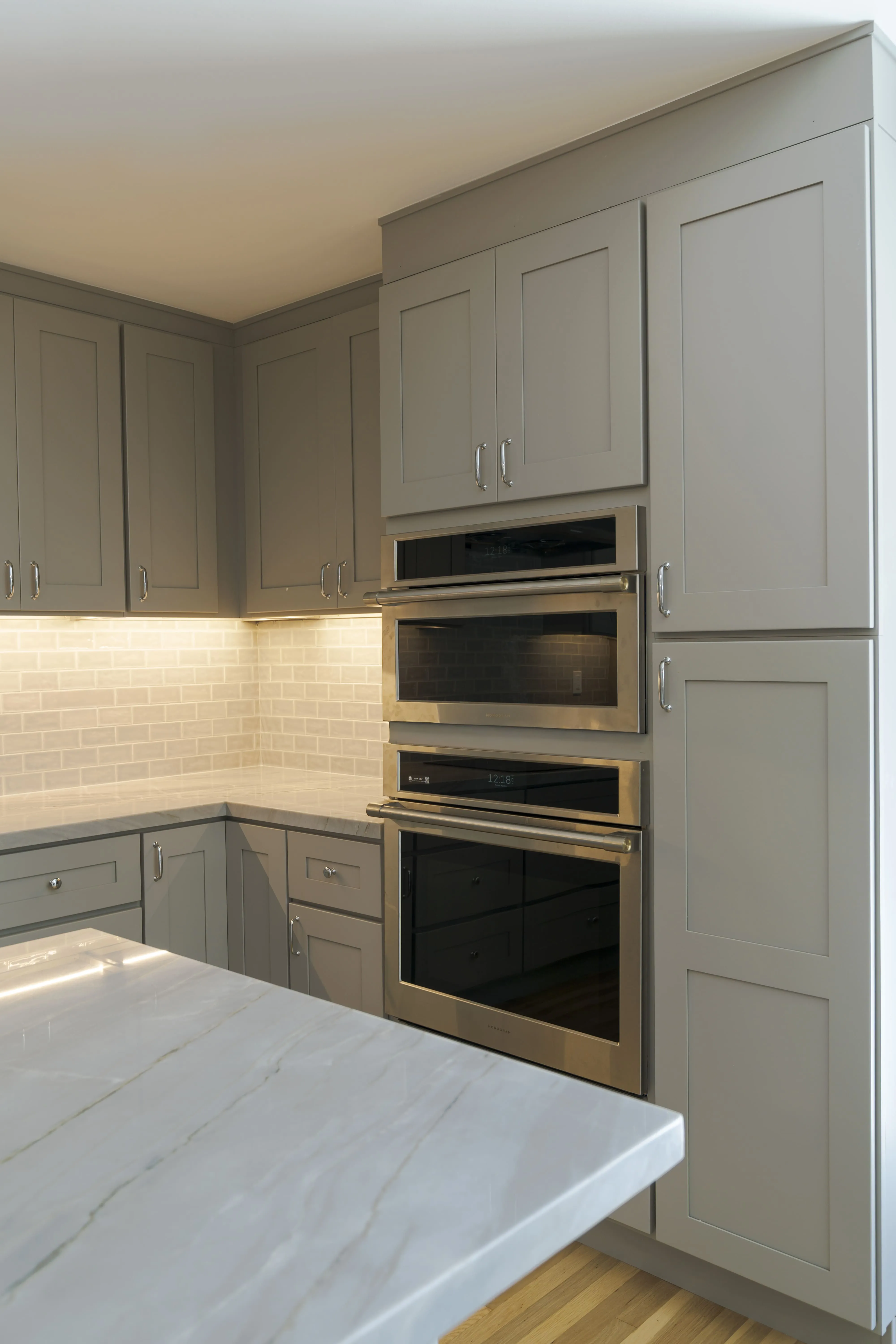 La Mesa – Cabinetry & Wall Oven