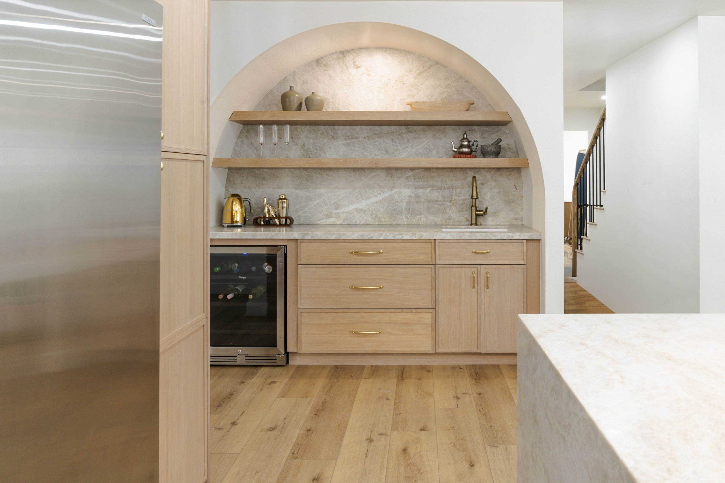Warmwell Drive – Arched Bar 01