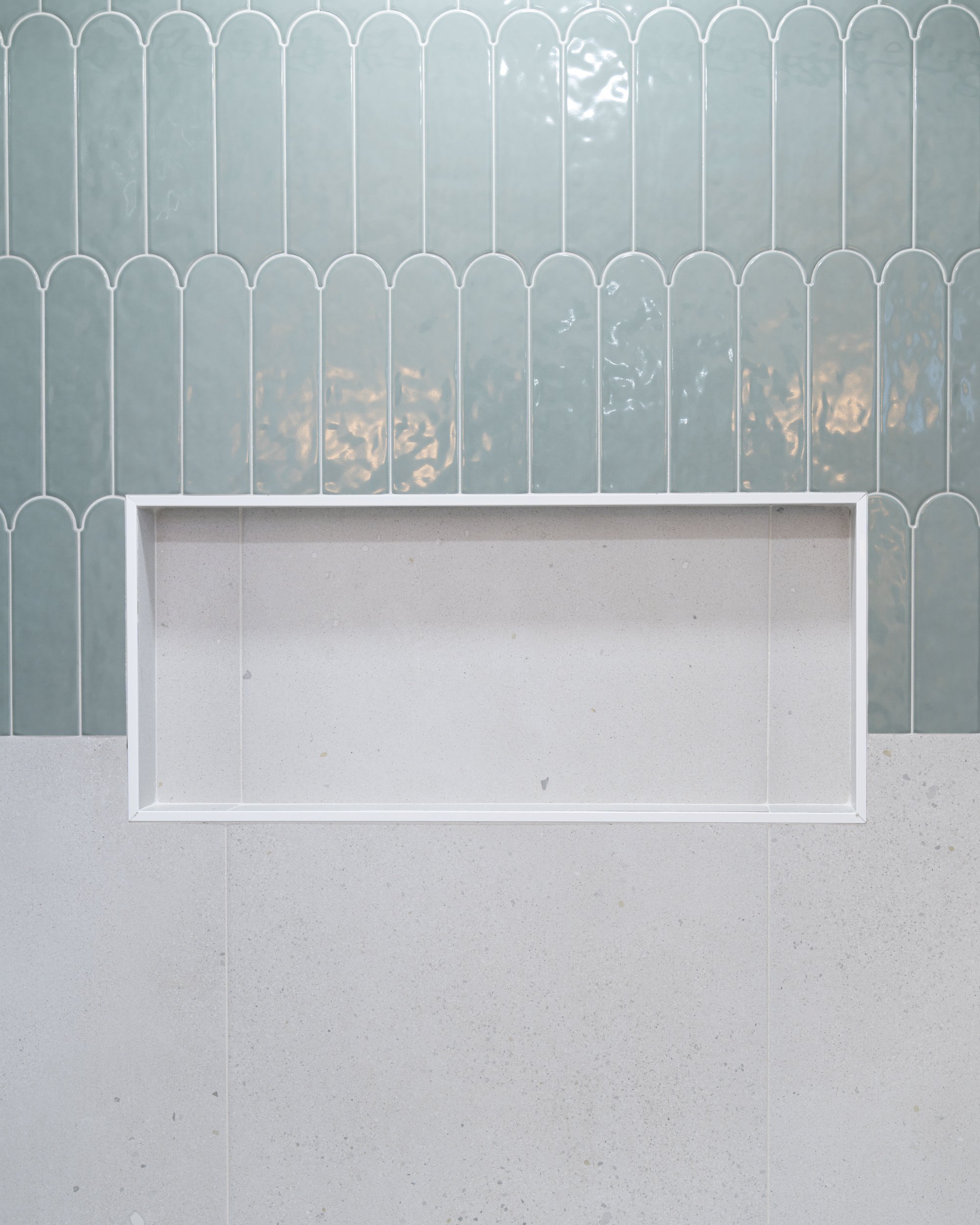 Warmwell Drive – Scalloped Tile Niche