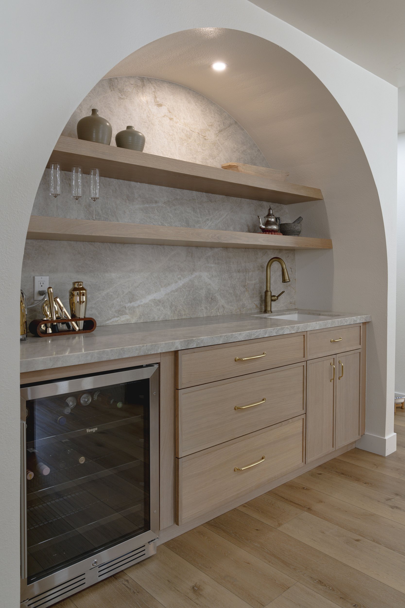 Warmwell Drive – Wine Fridge Bar