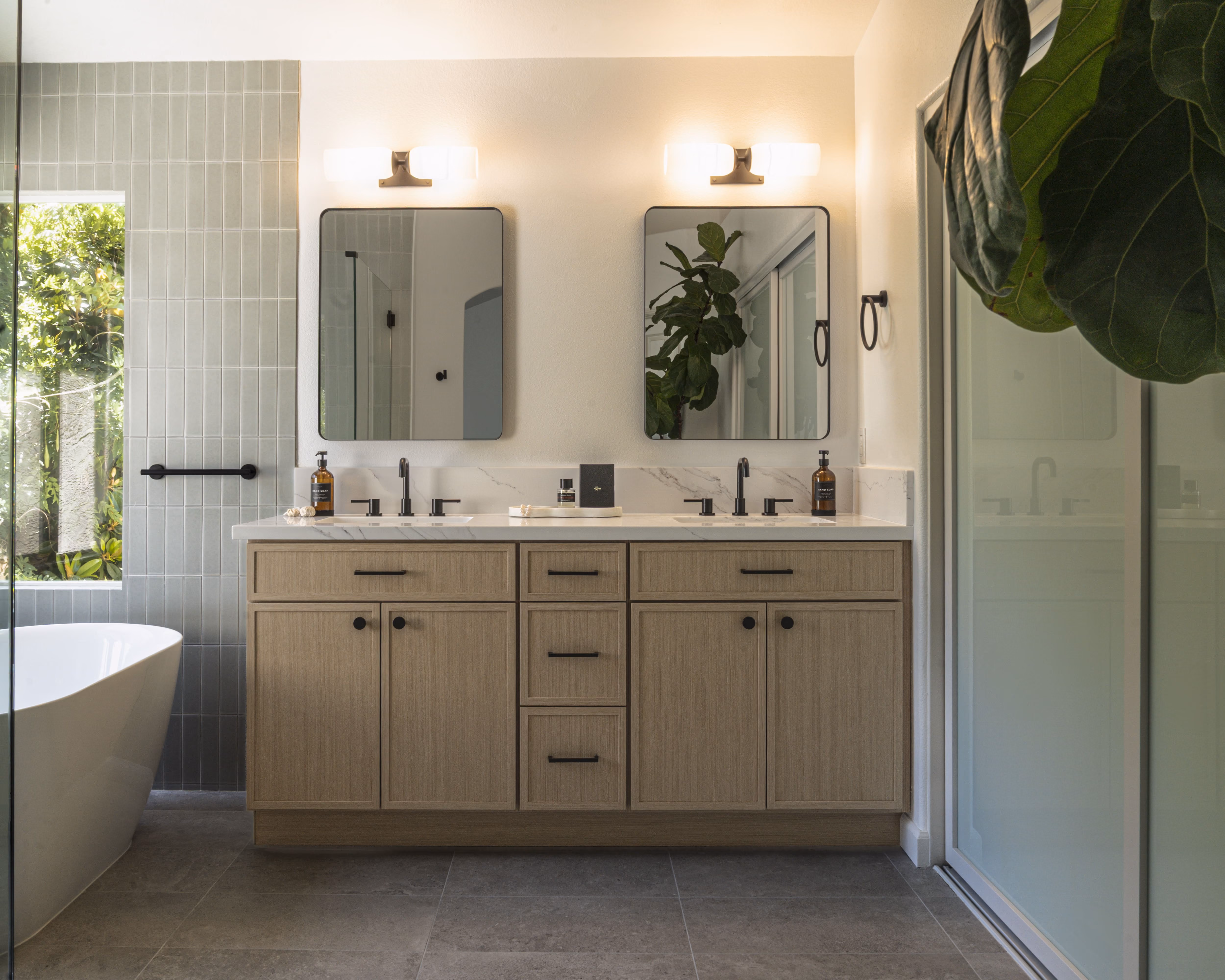 Mil Pitrero Road – Double Vanity Bathroom