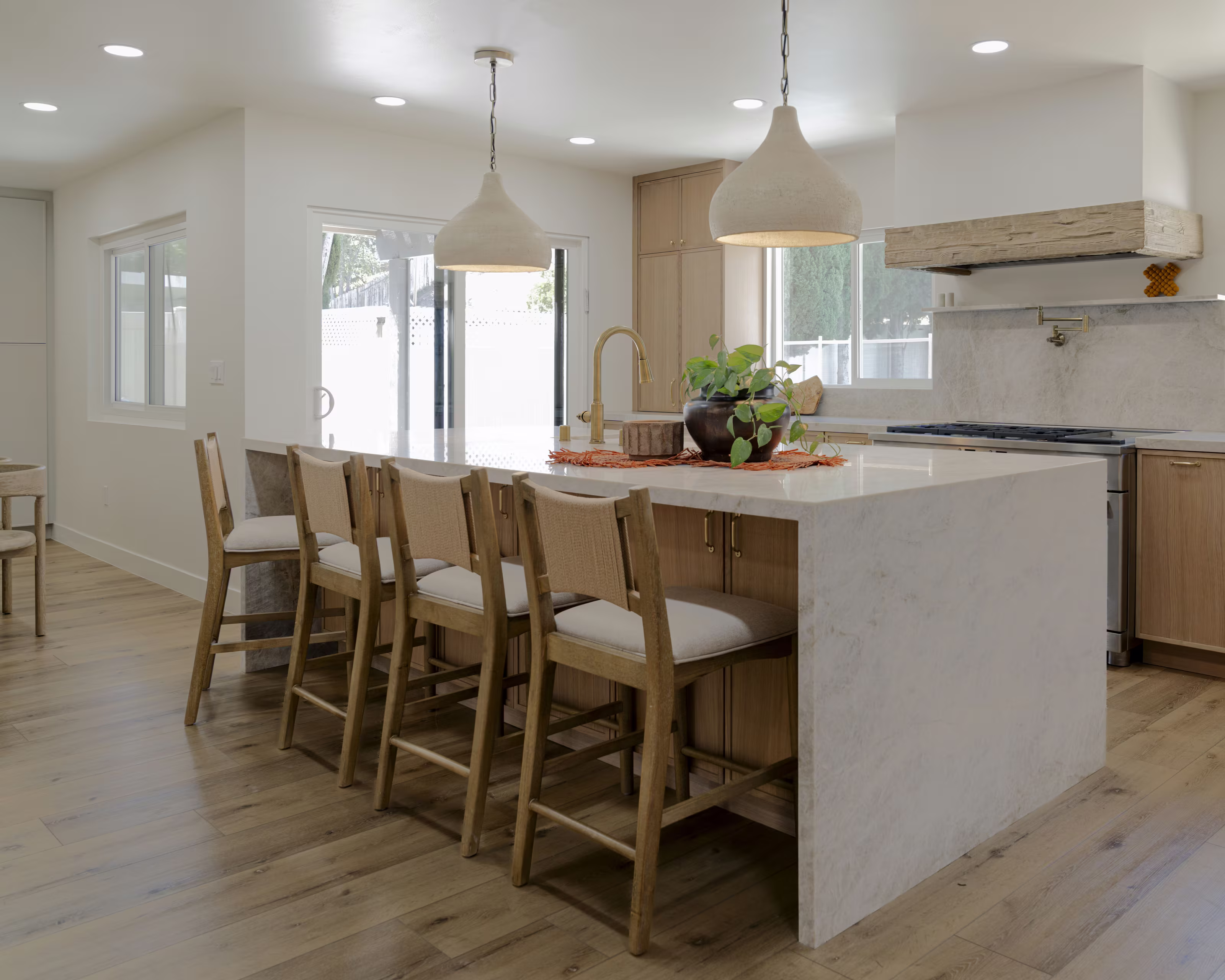 Warmwell Drive – Kitchen Island 03