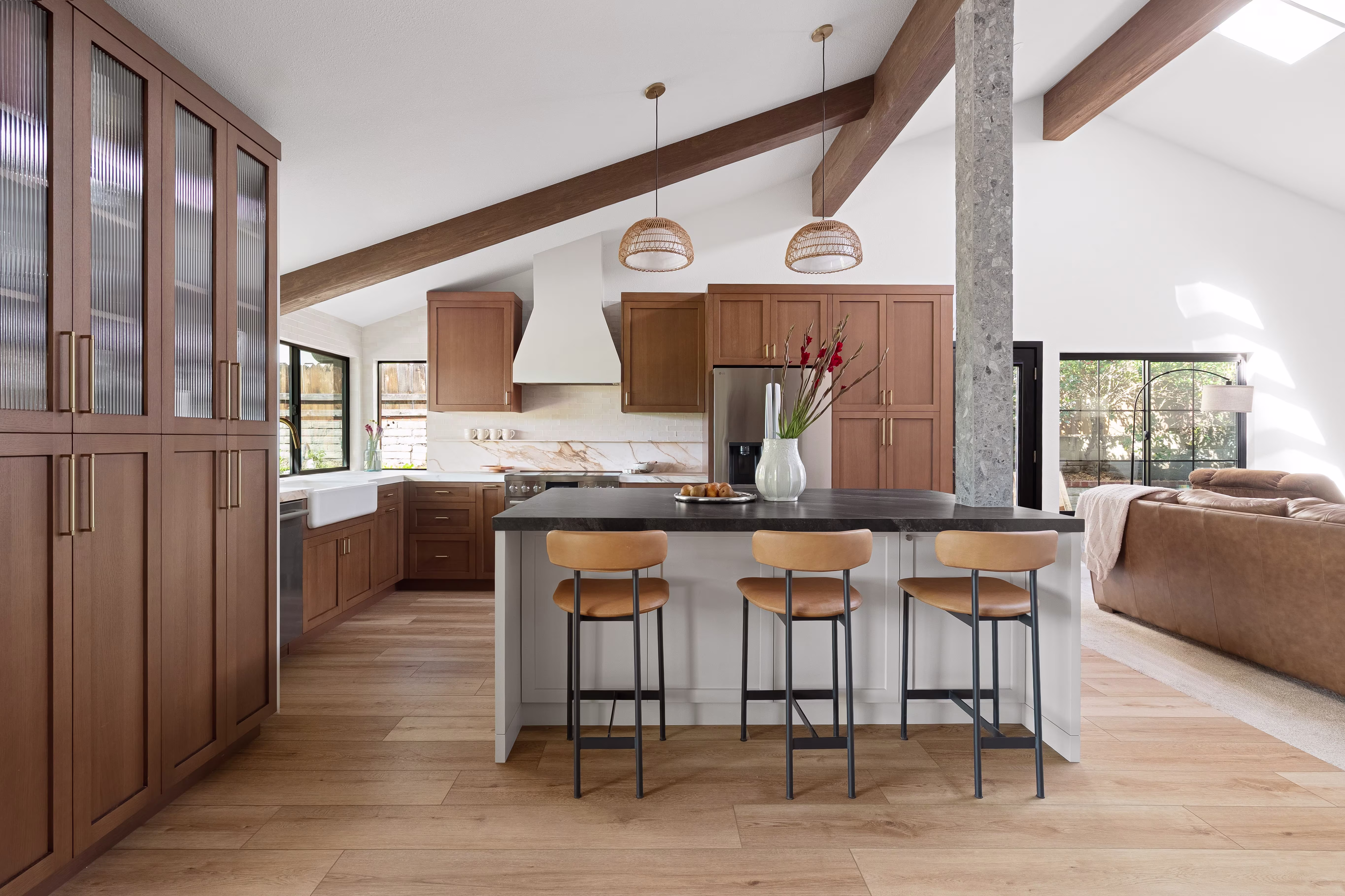 Vaulted Beam Kitchen – Kitchen Overview