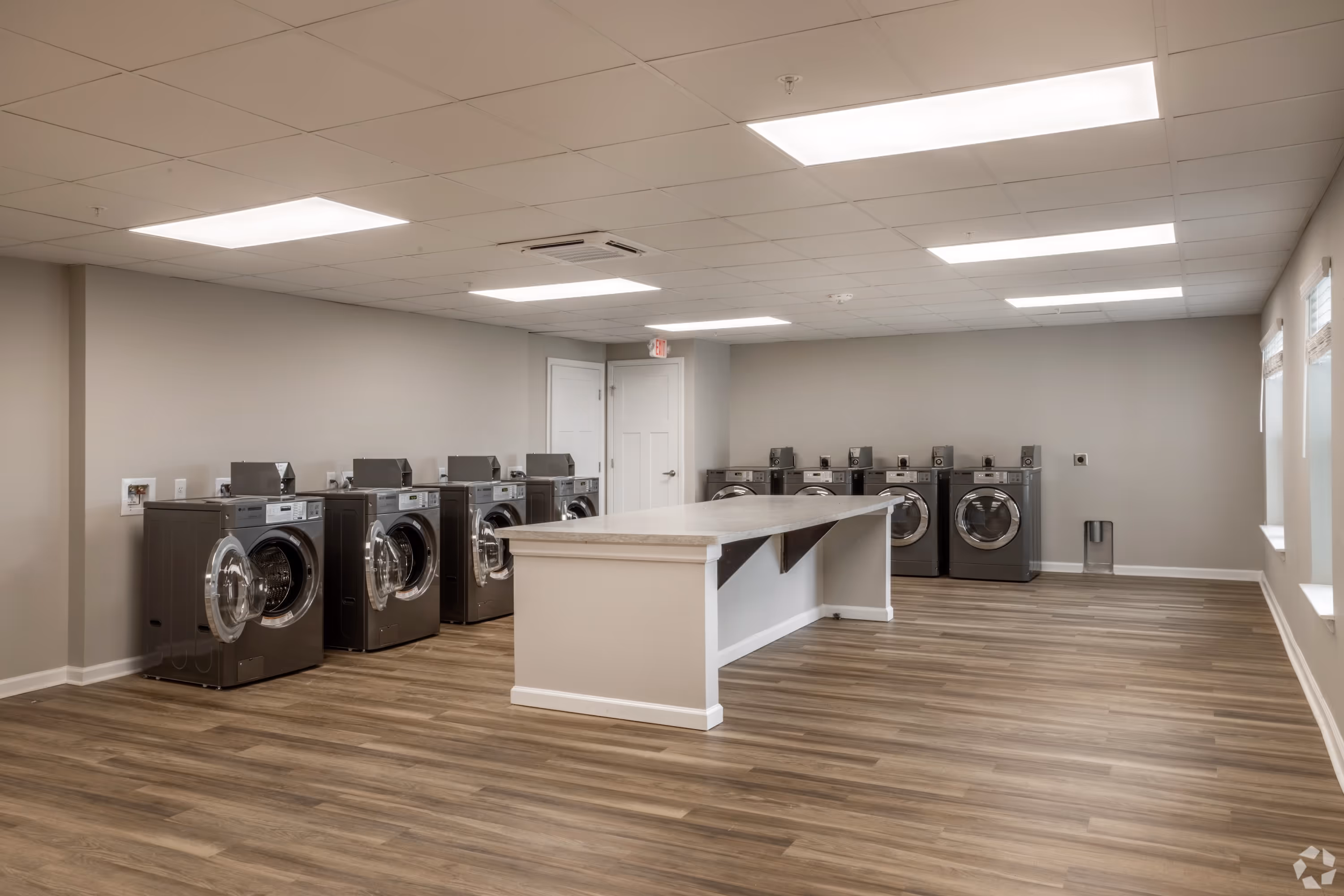 Laundry center