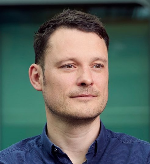 [headshot] image of customer (for a maritime service)