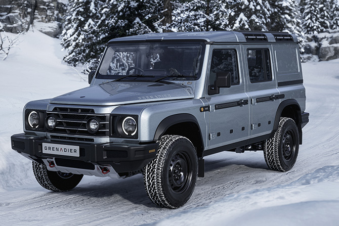 INEOS Grenadier dans la neige