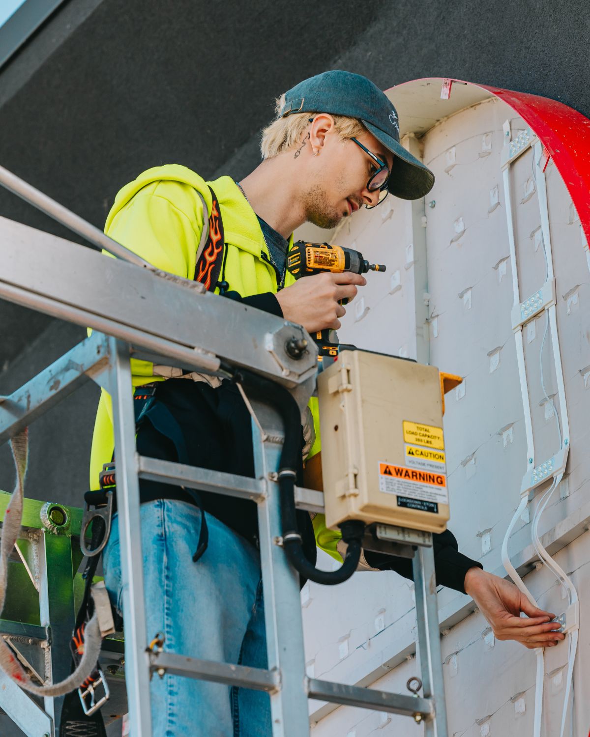 Sign_Worker
