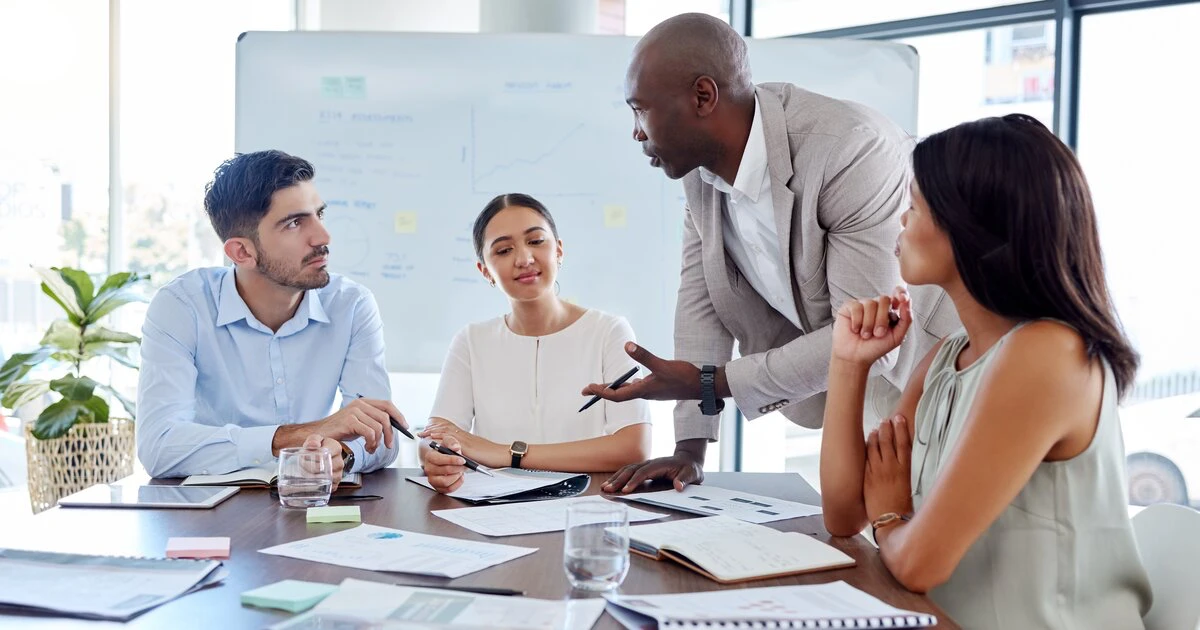 Change Agents im Unternehmen besprechen sich