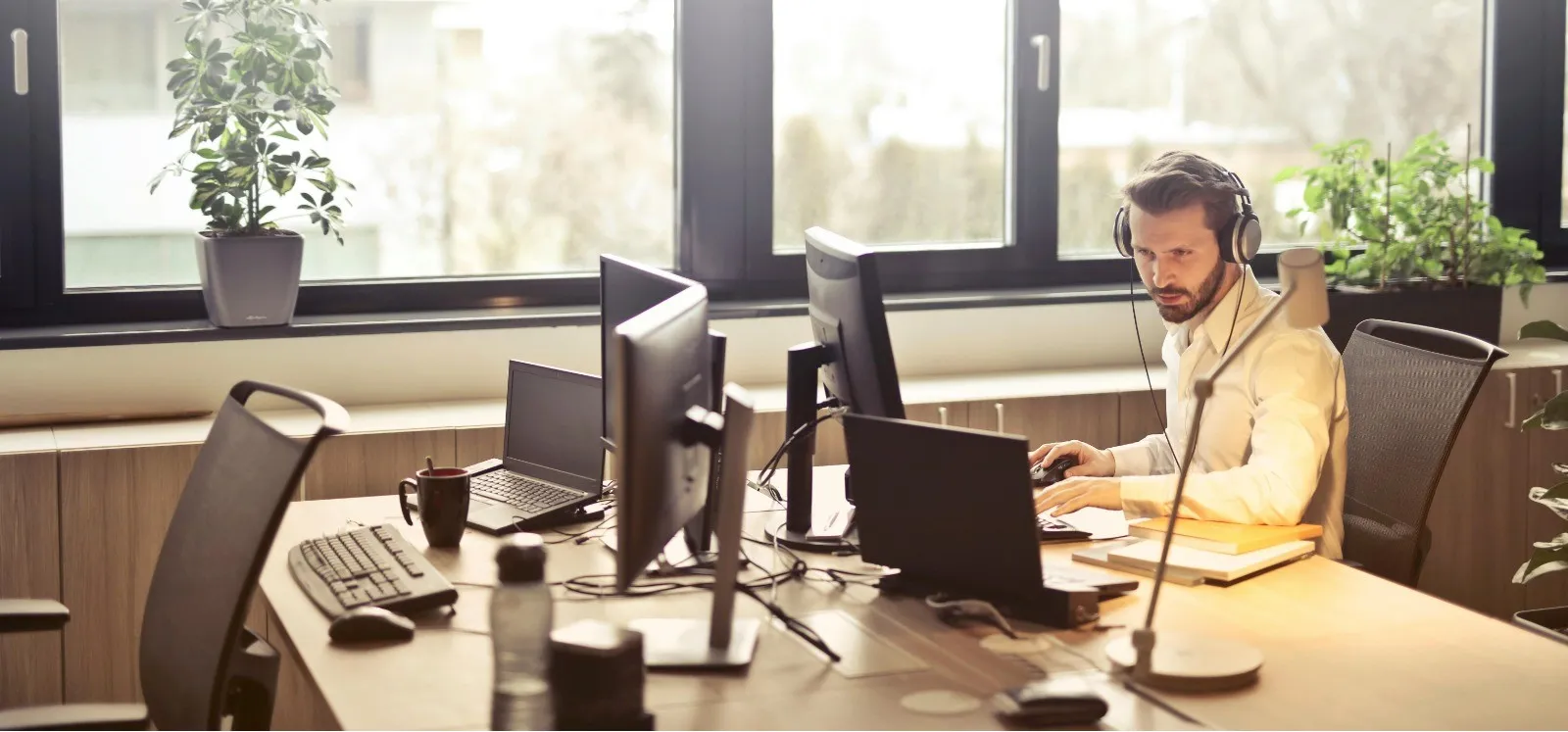 image of call center
