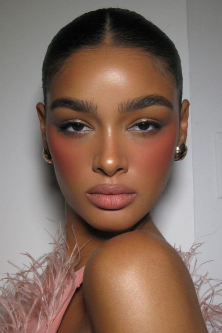 Hair and Makeup Artist Melbourne- Glamagency