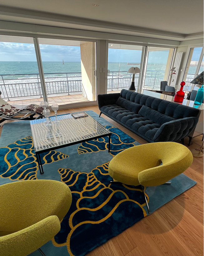 Appartement avec un tapis de Bérangère Guénant