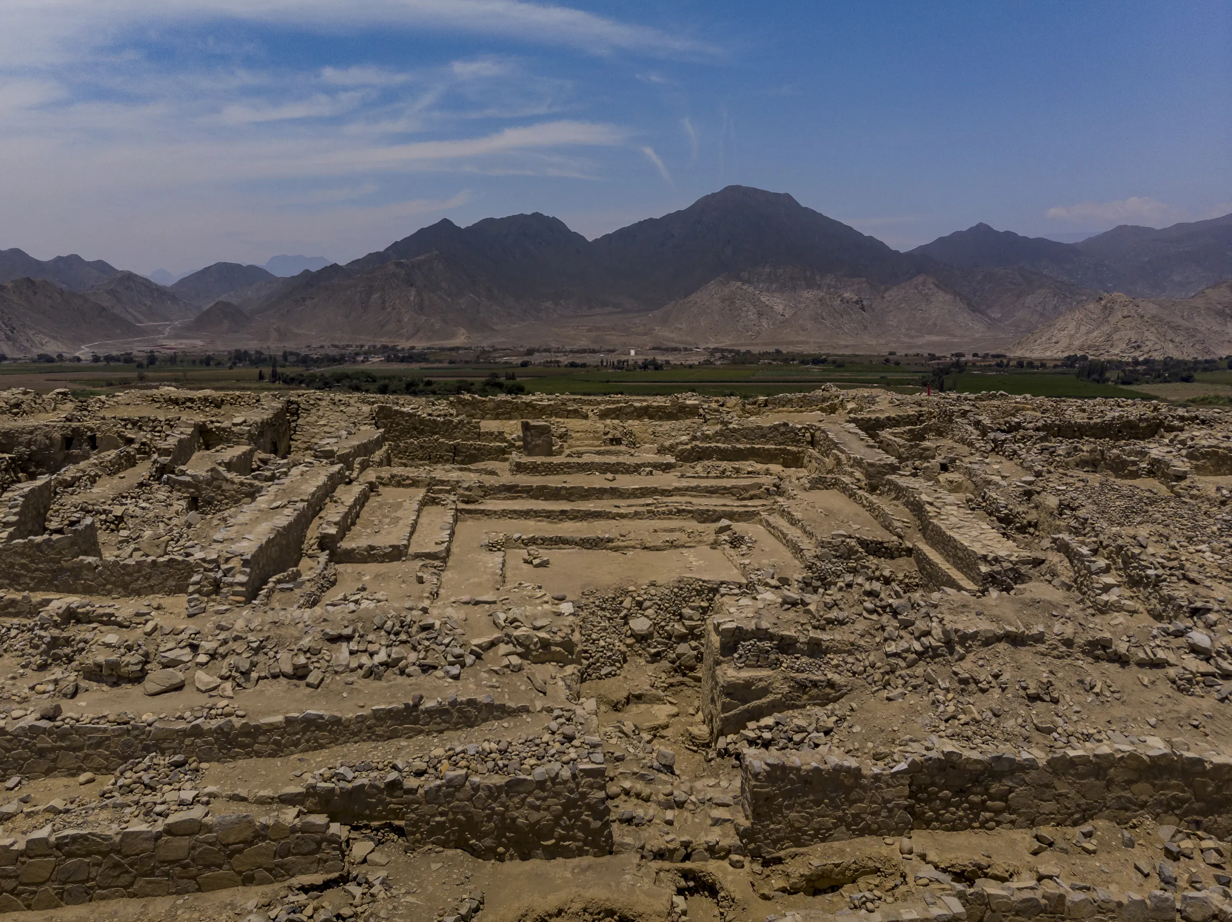 Pyramide de la Ville sacrée de Caral-Supe, vallée de Supe, au nord de Lima