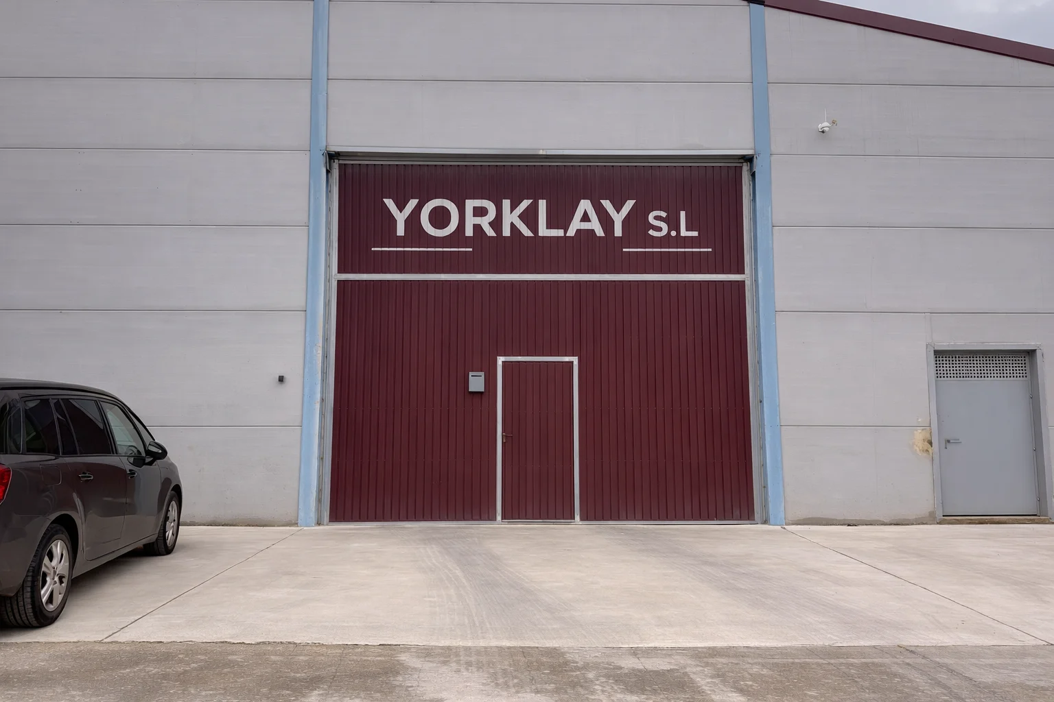 Fachada de Yorklay S.L., fabricante industrial de mochilas y soluciones textiles técnicas en España