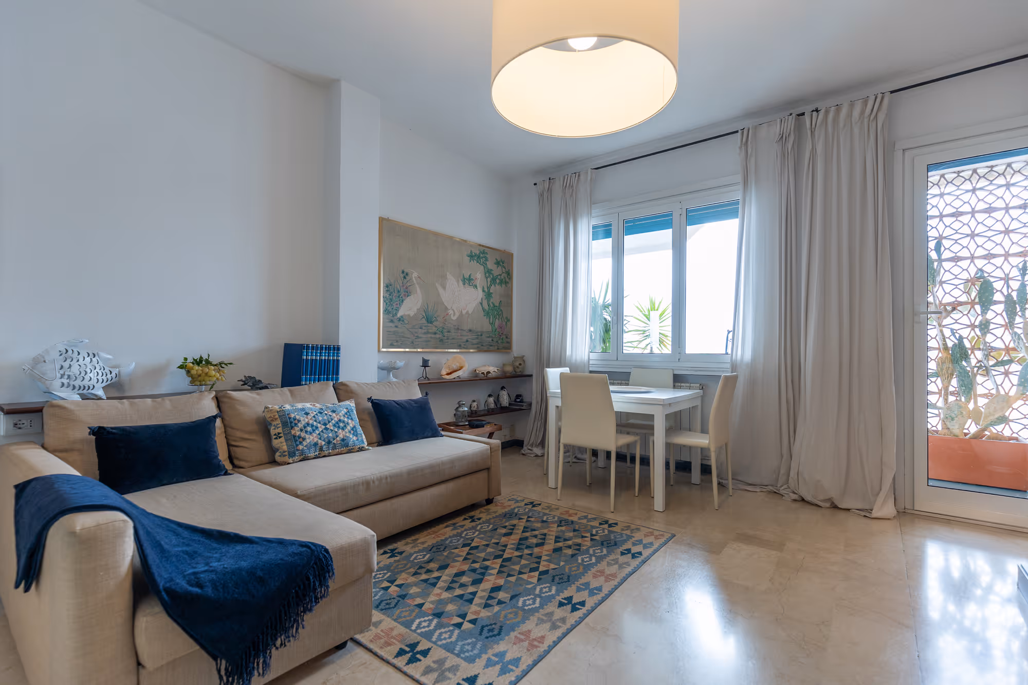 Private apartments available for short-term tourist rentals along the Ligurian coast, with direct access to the sea or in picturesque seaside towns.