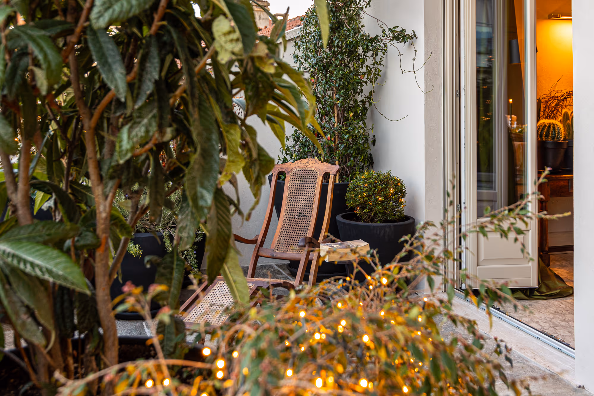 Holiday rentals in Piedmont: from the Langhe to the lakes, from the vineyard-covered hills to the art cities, a region rich in culture, nature, and gastronomy.