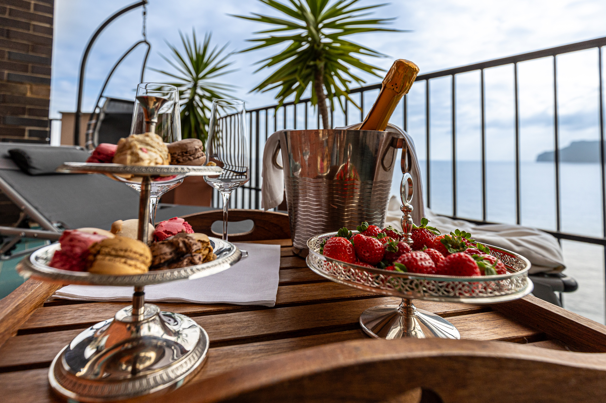 The art of Italian hospitality: a mix of human warmth, culinary tradition, artistic and natural beauty that make Italy one of the most popular tourist destinations in the world.